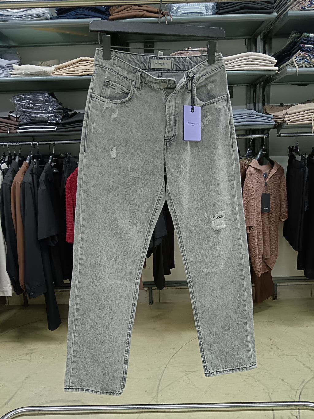 Jeans DIFFERENT Baggy