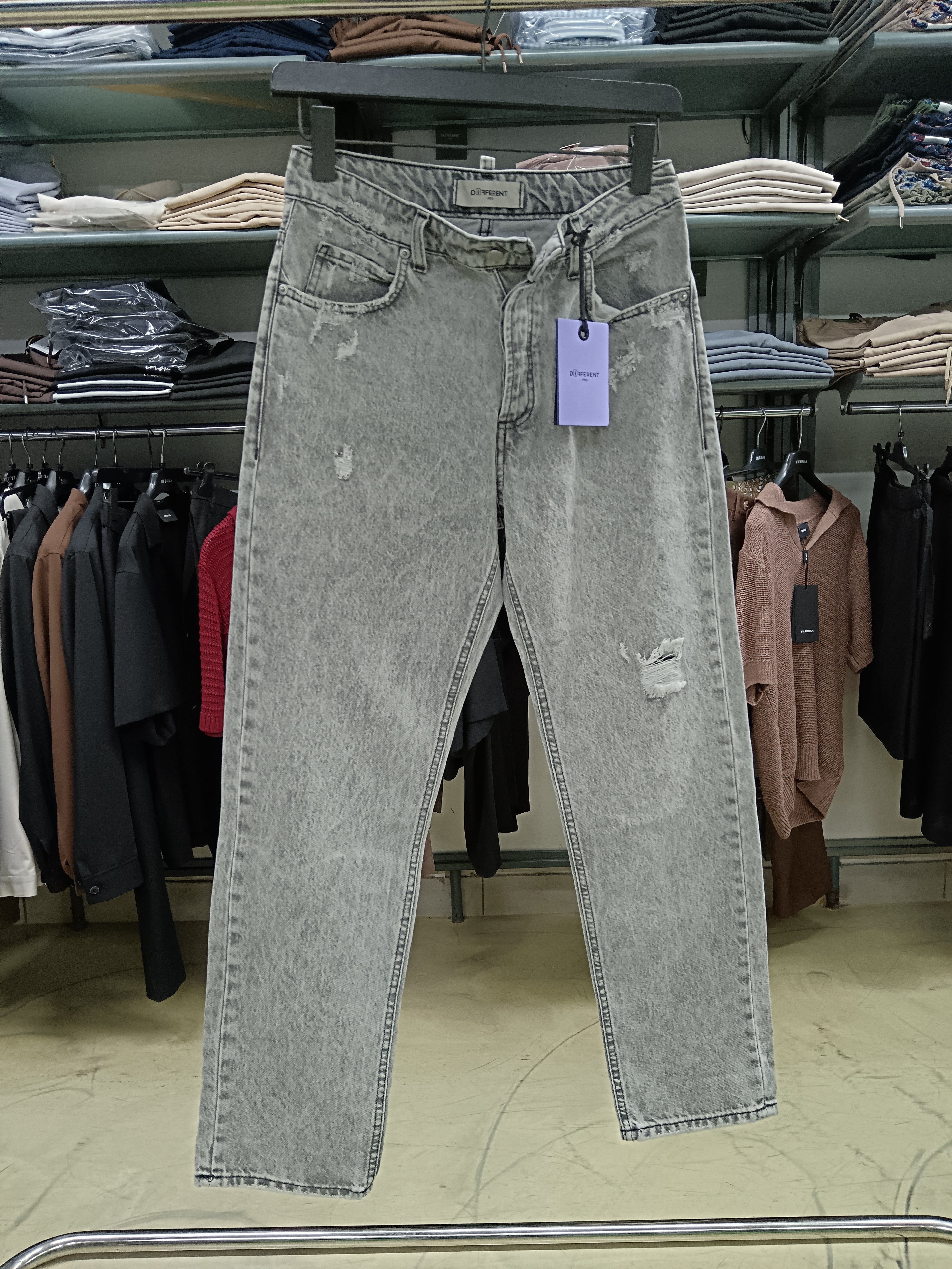 Jeans DIFFERENT Baggy