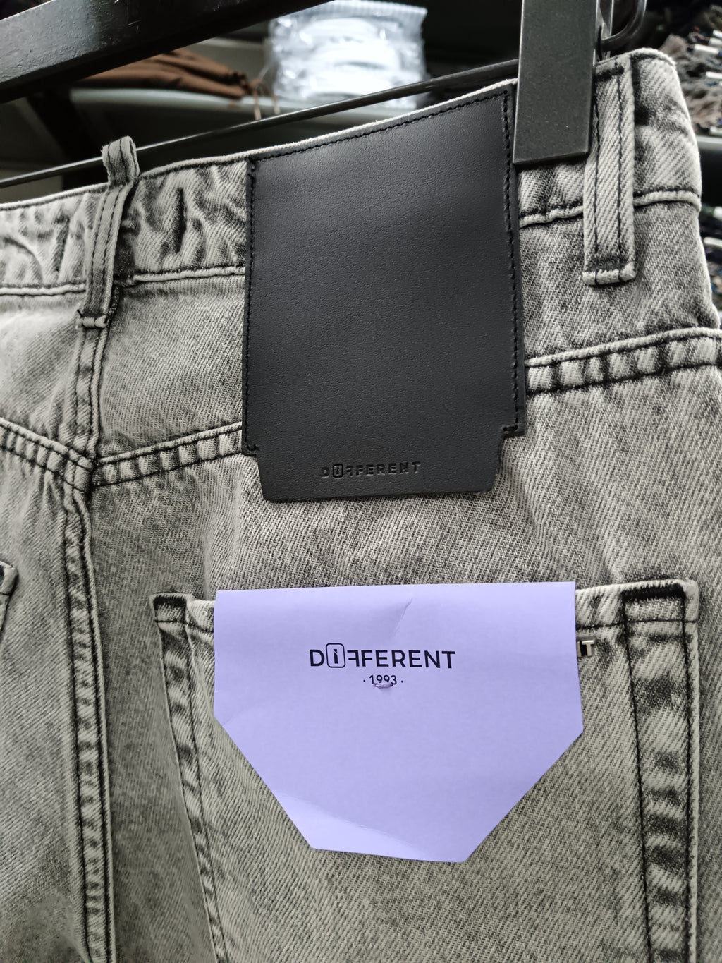 Jeans DIFFERENT Baggy