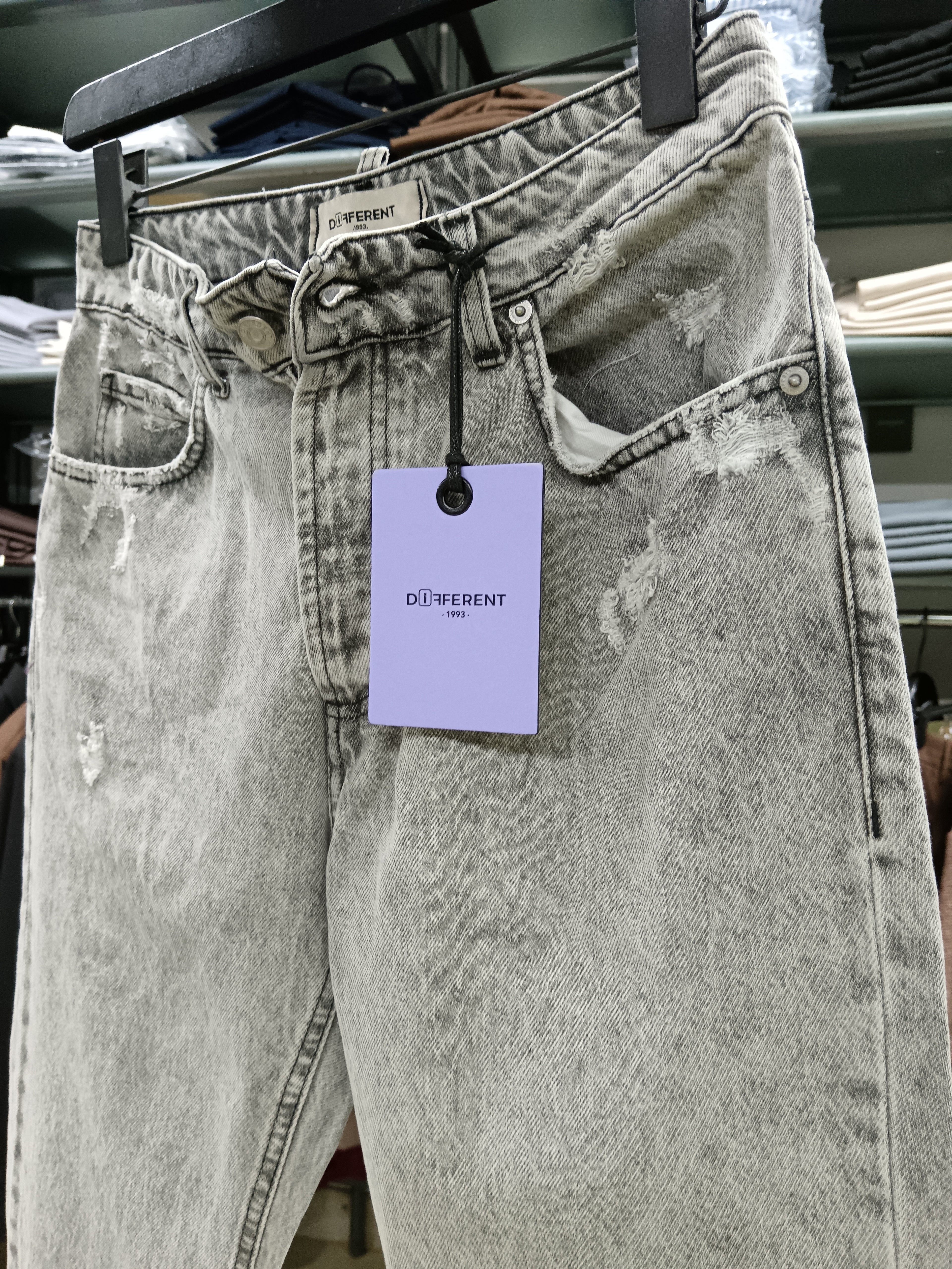 Jeans DIFFERENT Baggy