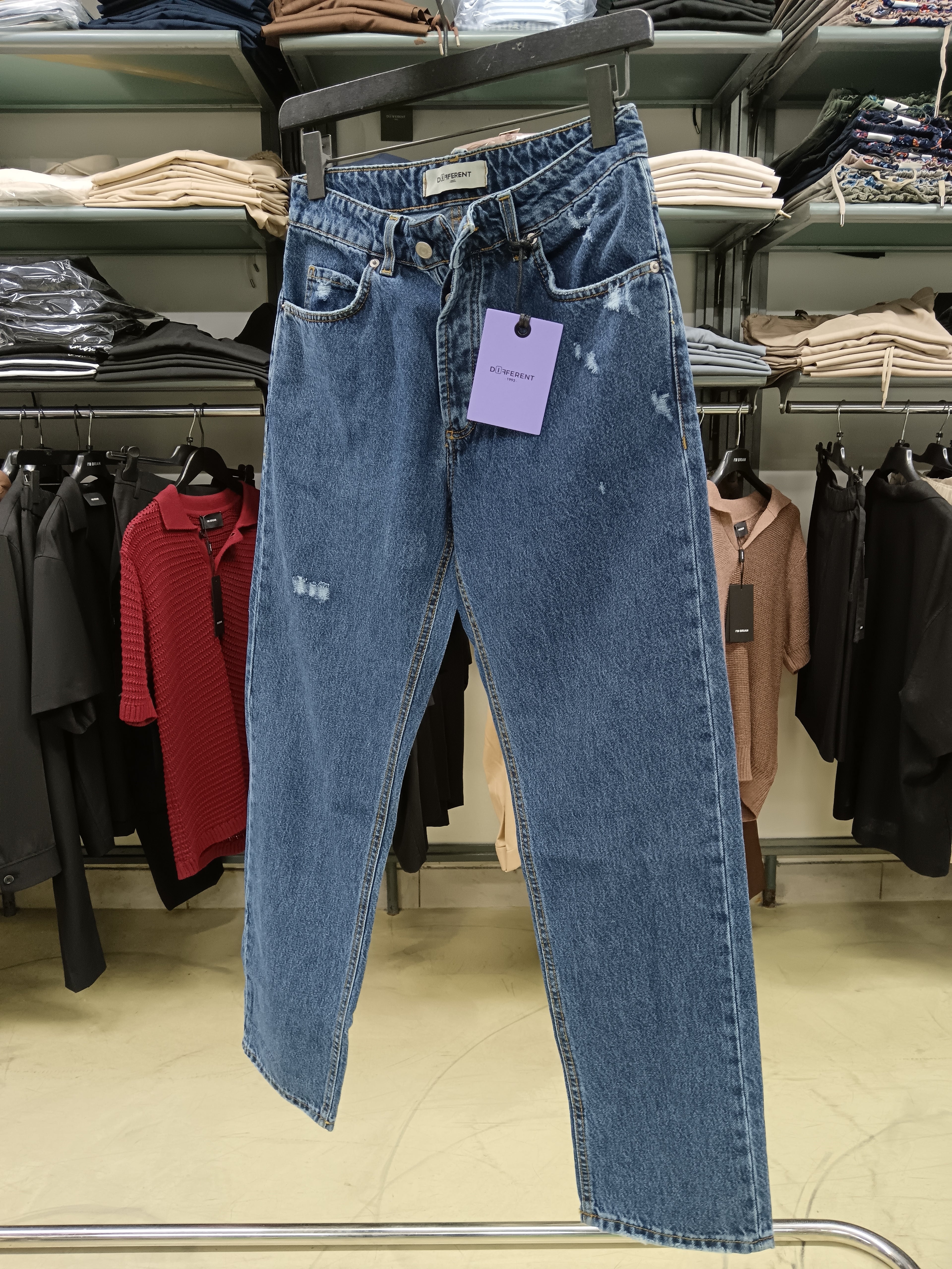 Jeans DIFFERENT Baggy