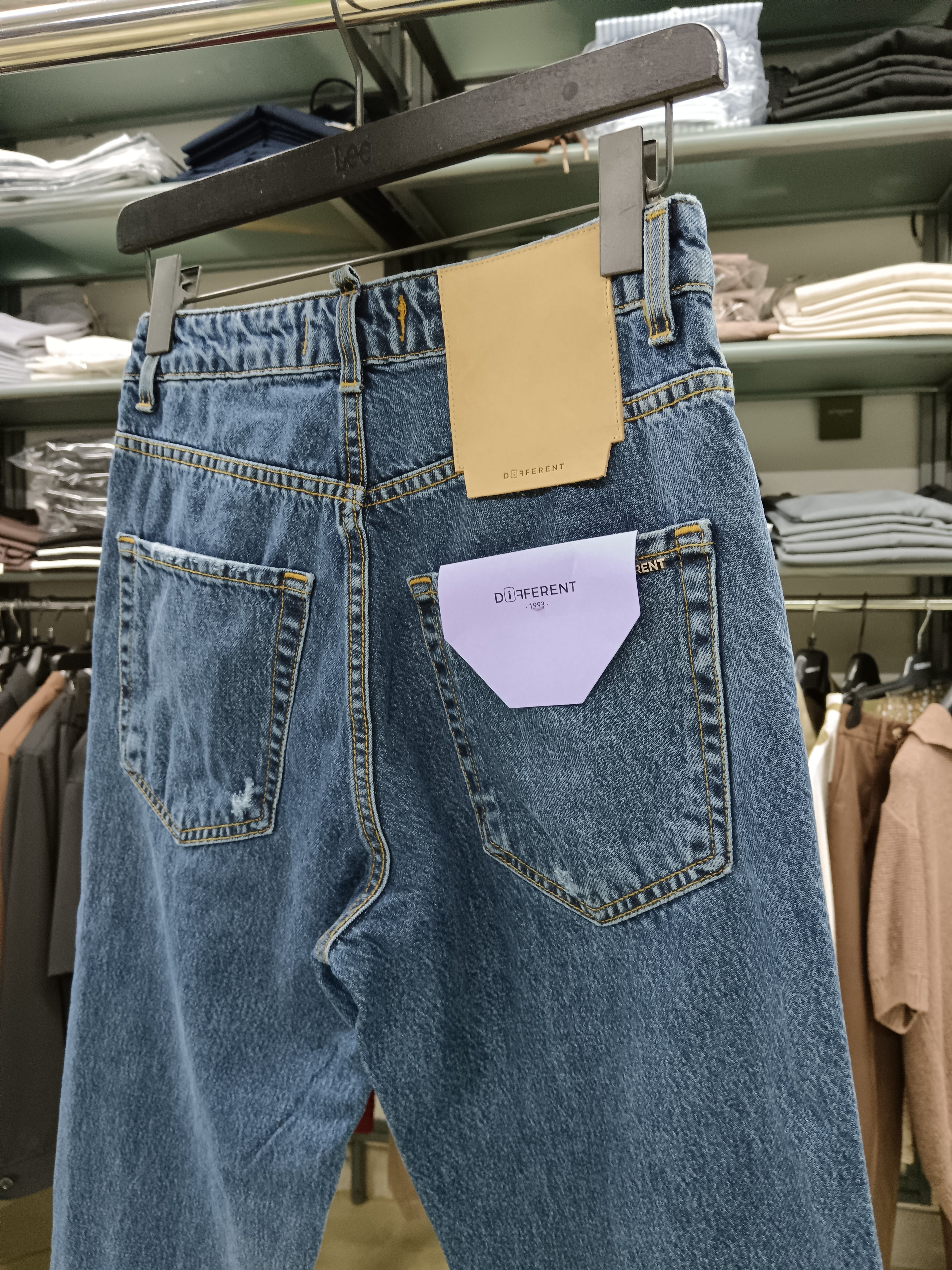 Jeans DIFFERENT Baggy